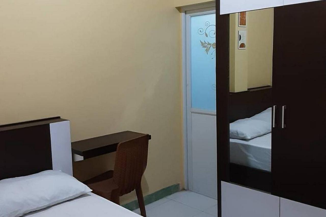 Guest House Syariah Lp3B Brebes Redpartner エクステリア 写真